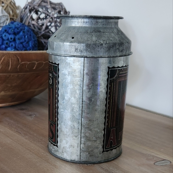 🍎 Vintage Apple Design Metal Canister – Rustic Farmhouse Kitchen Décor - Picture 4 of 16